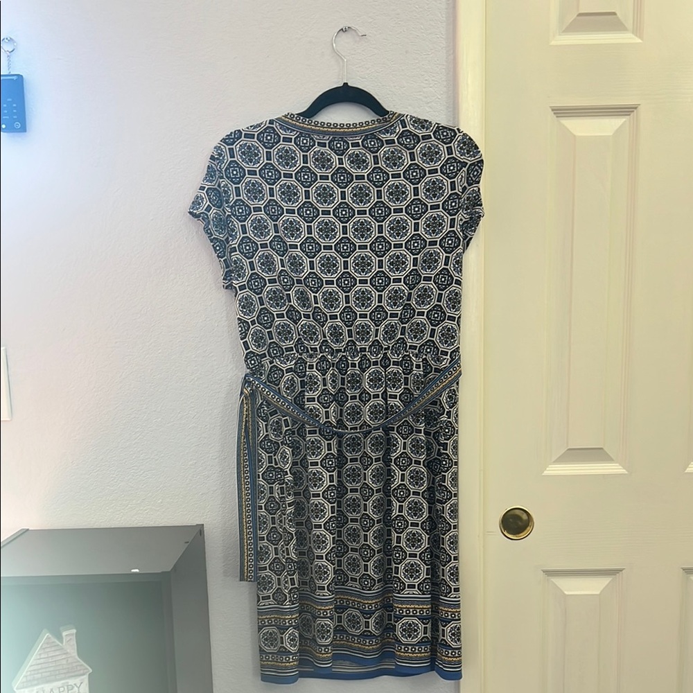 Max Studio Geometric Patterned Wrap Dress - image 3